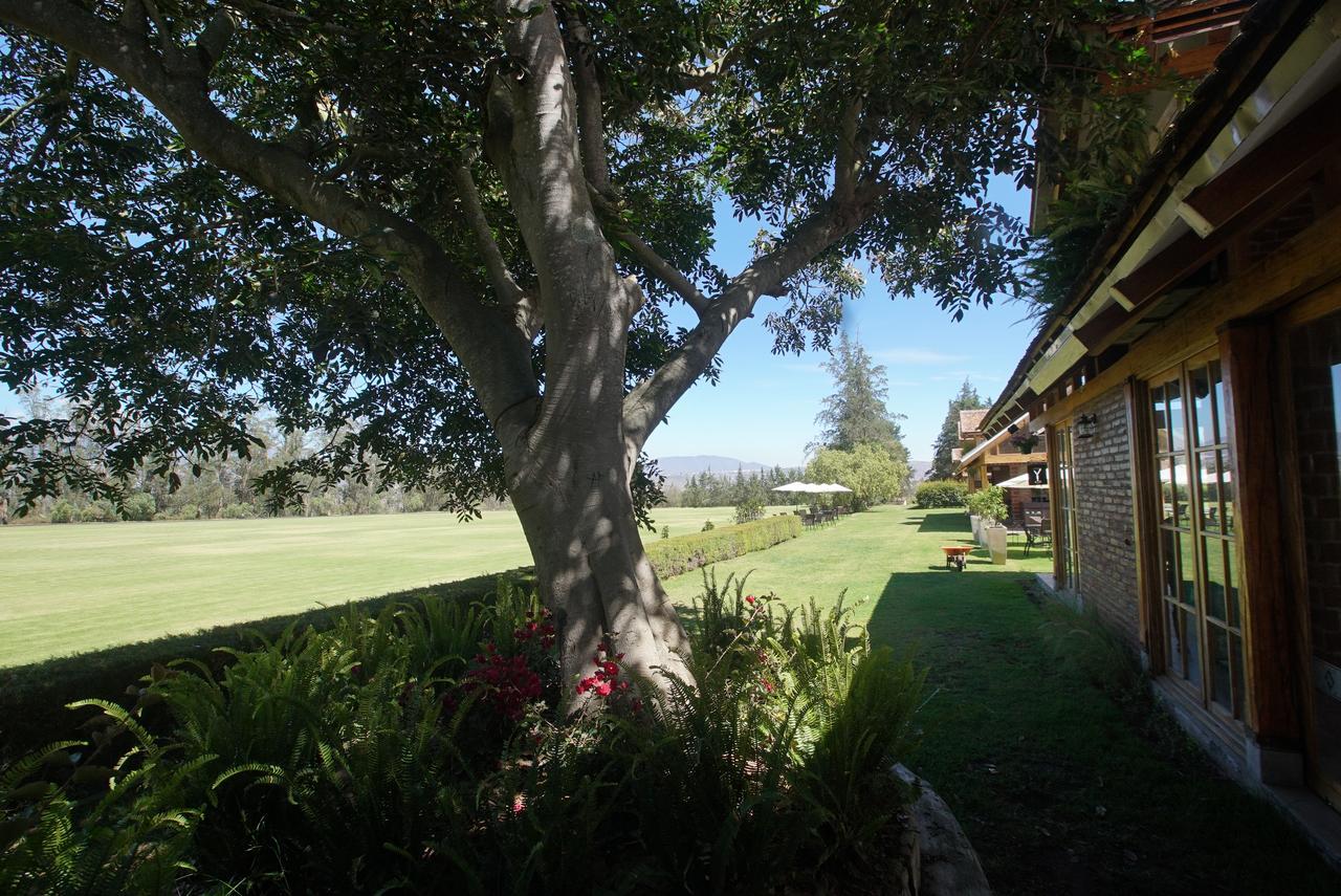 La Palma Polo Hotel - Airport Area Puembo Exterior photo